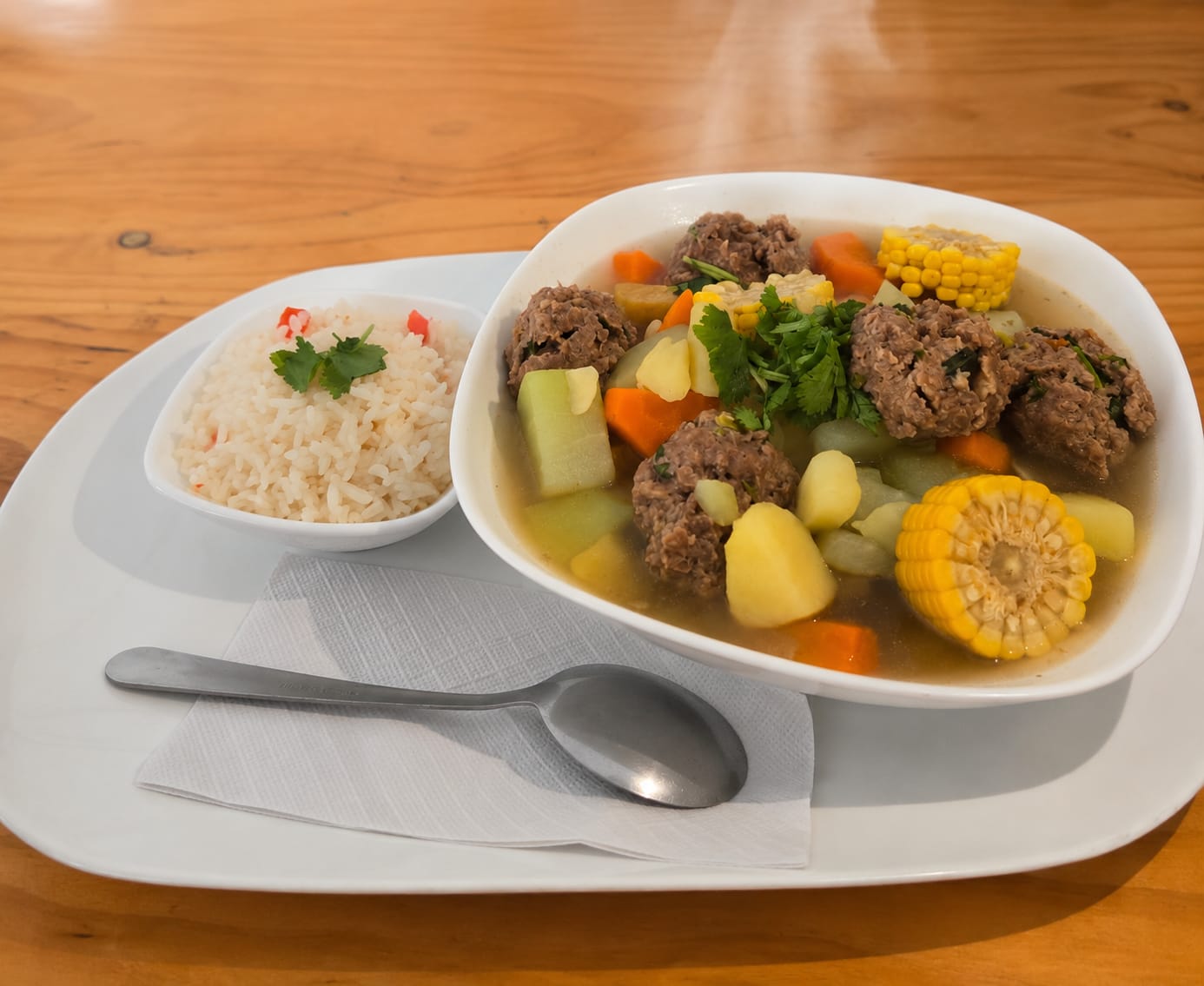 Sopa de Albóndigas casera